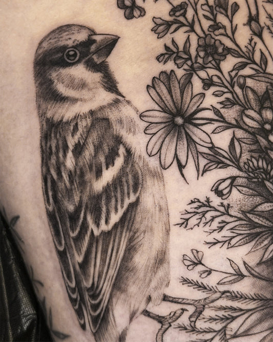 Tattoo Session in Berlin Mitte mit erfahrener Tattoo Künstlerin
