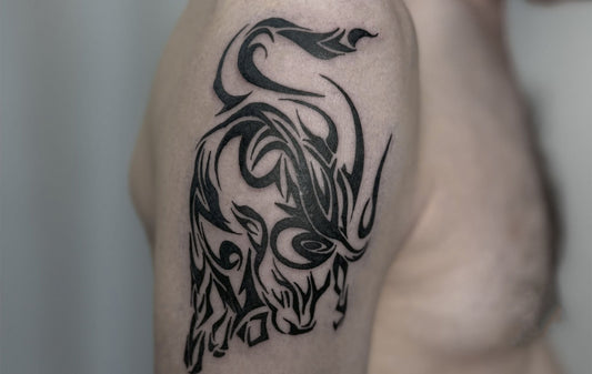 Minimalistisches Tattoo Design als Inspiration für das erste Tattoо