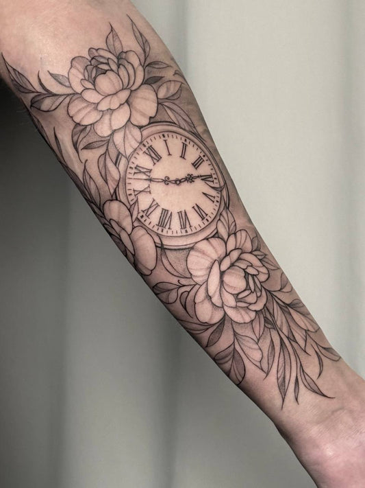 Fine Line Tattoo mit dünnen Linien im Tattoo Studio Berlin